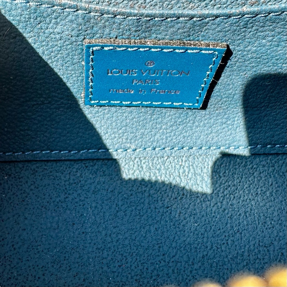 Louis Vuitton Dauphine Epi Toledo Blue Cosmetic Bag - Picture 3 of 11